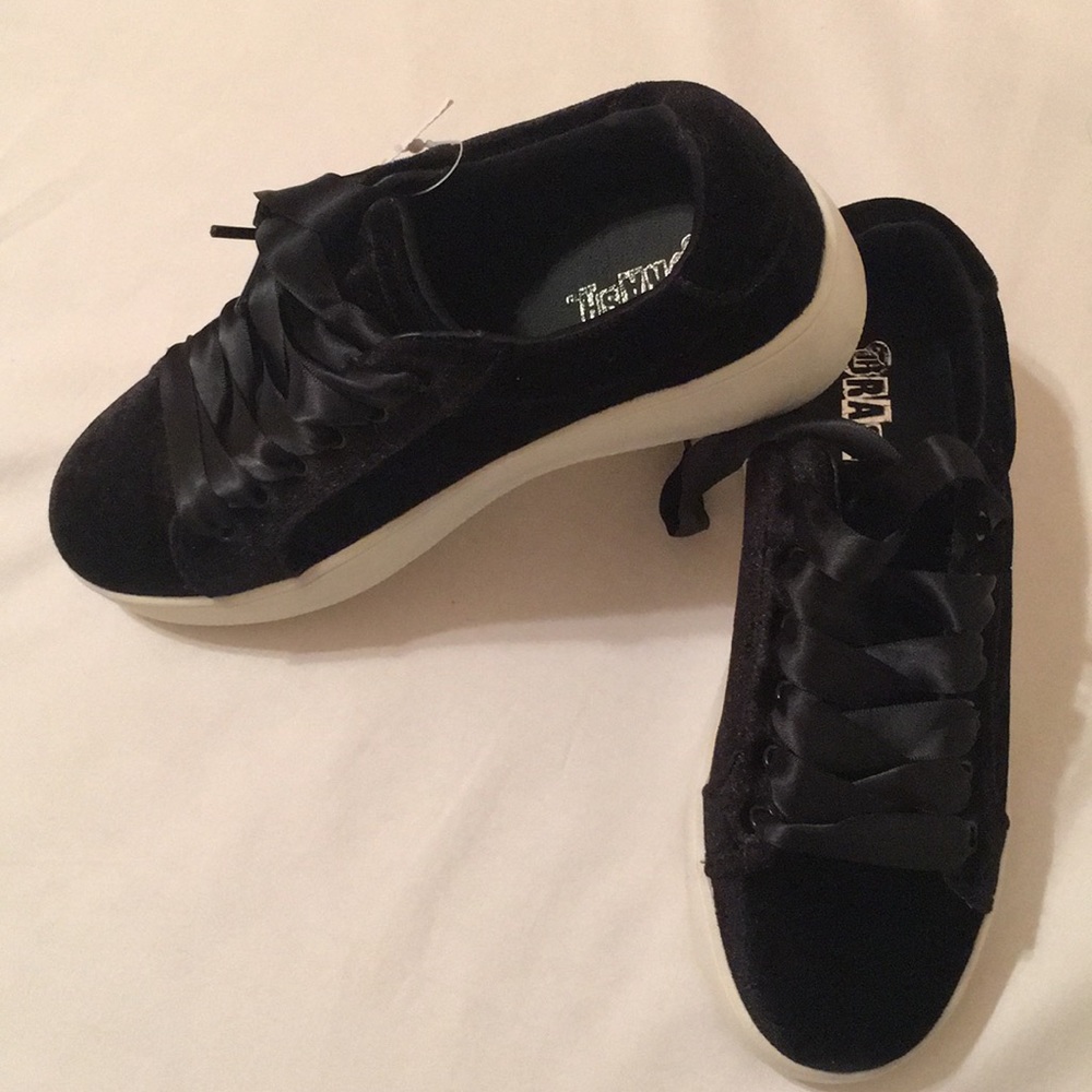 Brash lace shoes